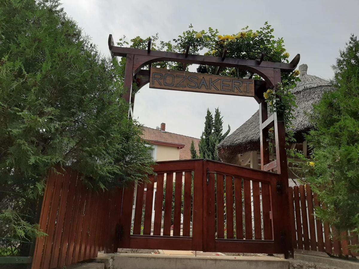 Rozsakert Vendeghaz Bed & Breakfast ซิกลีเก็ต ภายนอก รูปภาพ