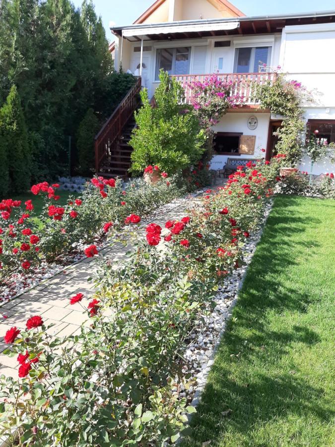 Rozsakert Vendeghaz Bed & Breakfast ซิกลีเก็ต ภายนอก รูปภาพ