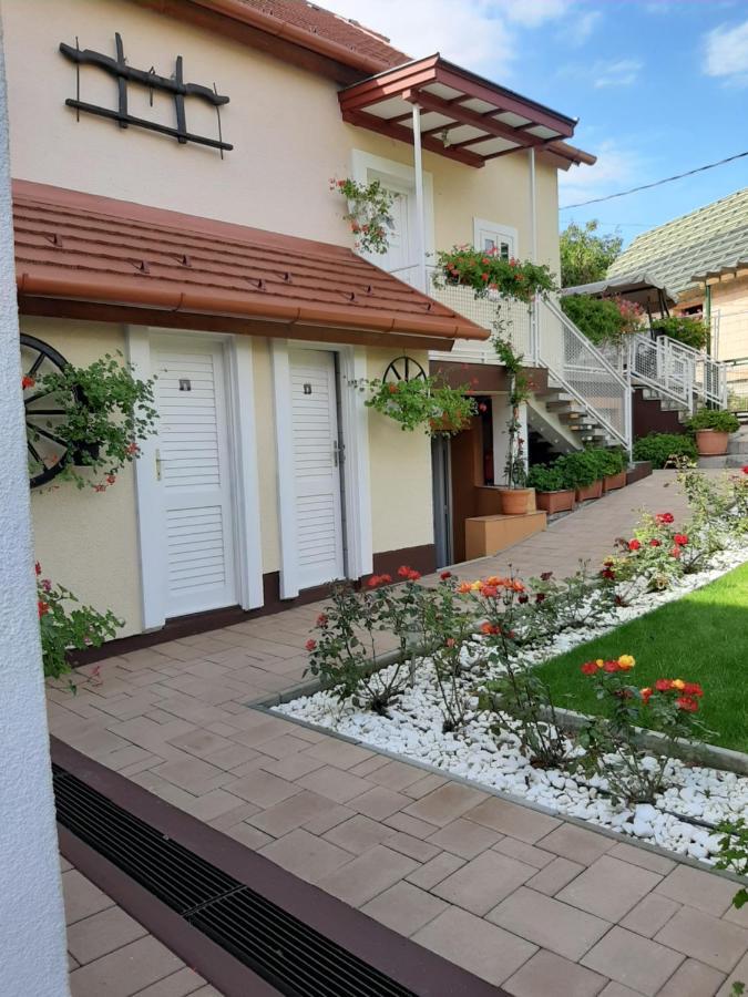 Rozsakert Vendeghaz Bed & Breakfast ซิกลีเก็ต ภายนอก รูปภาพ