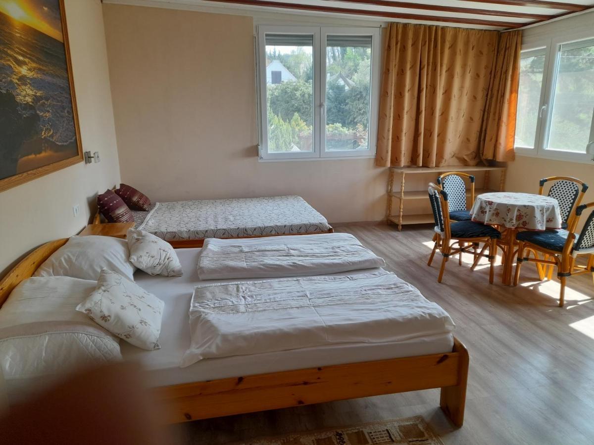 Rozsakert Vendeghaz Bed & Breakfast ซิกลีเก็ต ภายนอก รูปภาพ