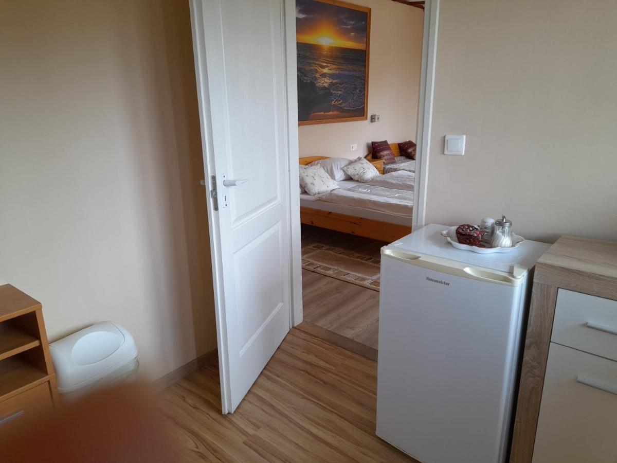 Rozsakert Vendeghaz Bed & Breakfast ซิกลีเก็ต ภายนอก รูปภาพ