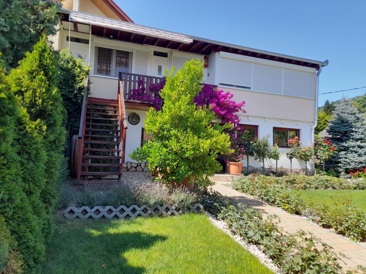 Rozsakert Vendeghaz Bed & Breakfast ซิกลีเก็ต ภายนอก รูปภาพ