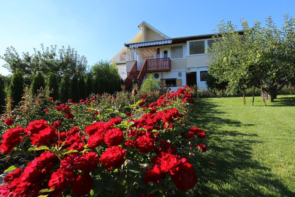 Rozsakert Vendeghaz Bed & Breakfast ซิกลีเก็ต ภายนอก รูปภาพ